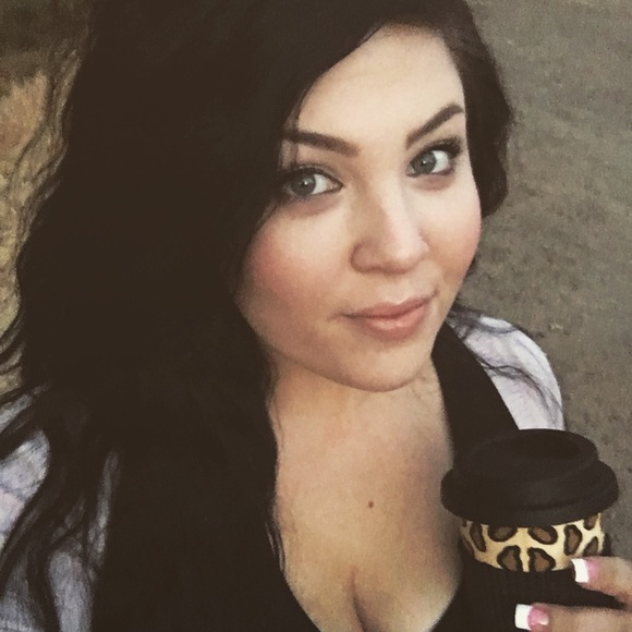 Meet Your Posher - Picture 1 of 8